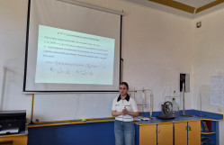 Nəzəri fizika kafedrasında magistrantlarının dissertasiya işlərinin ilkin müzakirəsi keçirilib