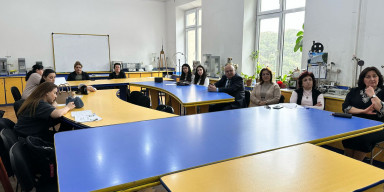 Magistrantların dissertasiya işlərinin ilkin müzakirəsi keçirilib