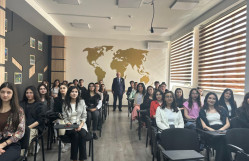 “BDU qocaman müəllimlərin gözü ilə”: Professor İzzət Rüstəmovla görüş