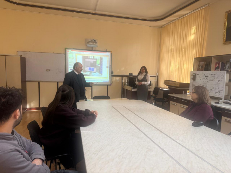 Yarımkeçiricilər fizikası kafedrasının elmi seminarı keçirilib