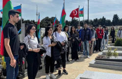 Tələbələrimiz II Fəxri Xiyabanı ziyarət ediblər