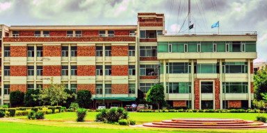 Lahor Universitetinin Urdu dili və ədəbiyyatı fakültəsinin dekanı Əsgər Nadimli Səid ilə onlayn danışıqlar aparib