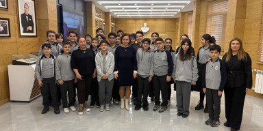 BDU-nun nəzdində “Gənc istedadlar” liseyinin şagirdləri Universiteti ziyarət ediblər