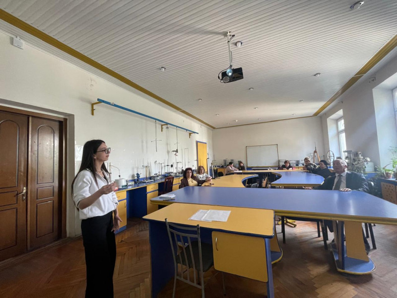 Optika və molekulyar fizika kafedrasında elmi seminar keçirilib