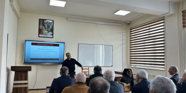 Holoqrafik kvant xromodinamikasında tenzor mezonların qarşılıqlı təsir sabitləri mövzusunda elmi seminar