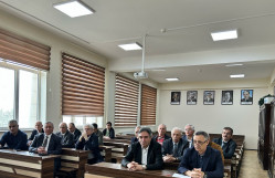 Holoqrafik kvant xromodinamikasında tenzor mezonların qarşılıqlı təsir sabitləri mövzusunda elmi seminar