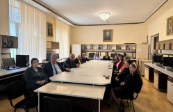 Yarımkeçiricilər fizikası kafedrasının elmi seminarı keçirilib