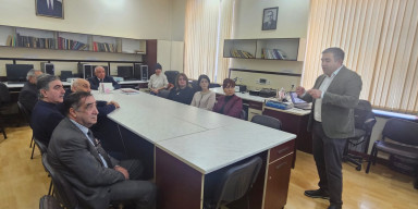 Elmi seminarda maye kristalların yeni nəsli barədə danışılıb