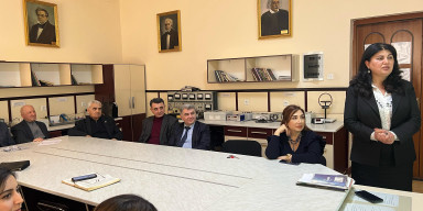 Fizika fakültəsində elmi seminar keçirilib