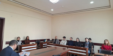 Fizika fakültəsinin doktorantları ilə görüş keçirilib