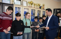 BDU Tərtərdəki bir sıra ümumtəhsil müəssisələrinin kitabxanalarına kitablar hədiyyə edib