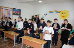 BDU Tərtərdəki bir sıra ümumtəhsil müəssisələrinin kitabxanalarına kitablar hədiyyə edib