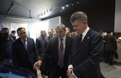 bp-nin regional prezidenti Cio Kristofoli BDU-nun Faydalı qazıntılar muzeyinin fəaliyyəti ilə tanış olub