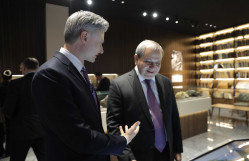 bp-nin regional prezidenti Cio Kristofoli BDU-nun Faydalı qazıntılar muzeyinin fəaliyyəti ilə tanış olub