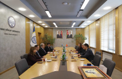 Qırğızıstanın Yusif Balasaqunlu adına Qırğız Milli Universitetinin rektorunun rəhbərlik etdiyi nümayəndə heyəti BDU-da