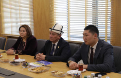 Qırğızıstanın Yusif Balasaqunlu adına Qırğız Milli Universitetinin rektorunun rəhbərlik etdiyi nümayəndə heyəti BDU-da