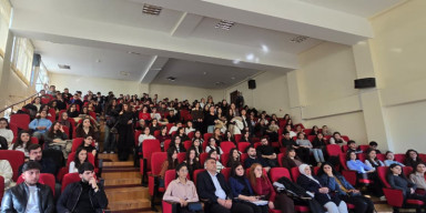 Tarix fakültəsində pedaqoji təcrübə ilə bağlı IV kurs tələbələri ilə görüş keçirilmişdir