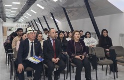 Qırğız Milli Universitetinin rektoru BDU-da mühazirə deyib