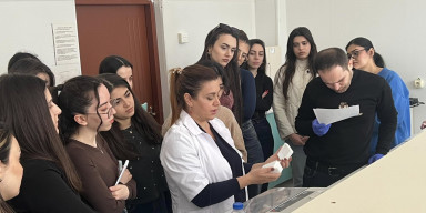 BDU tələbələri Genetik Ehtiyatlar İnstitutunda istehsalat təcrübəsində