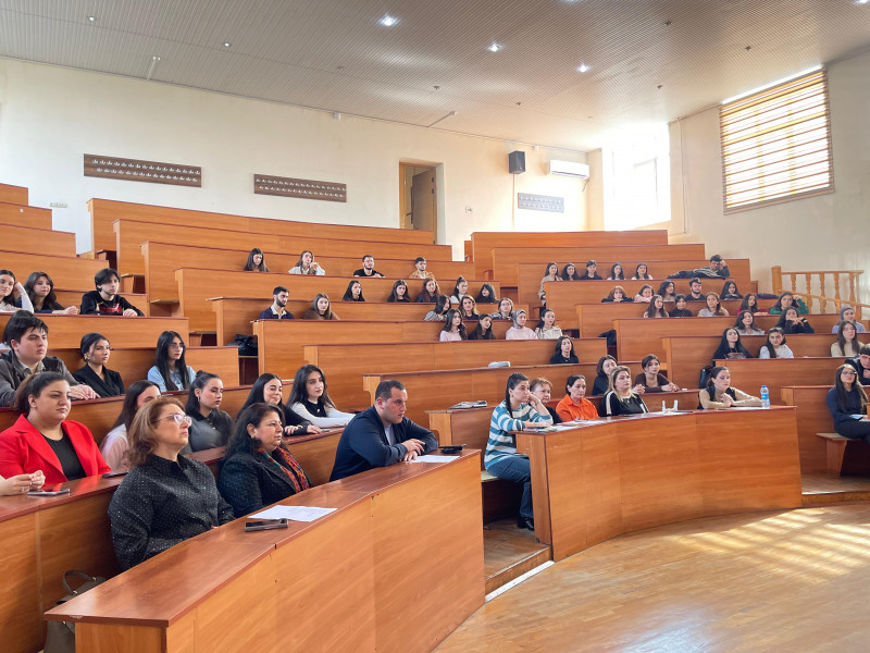 Kimya müəllimliyi ixtisası üzrə ixtisaslaşan IV kurs tələbələrinin pedaqoji təcrübənin başlaması ilə əlaqədar tədbir keçirildi