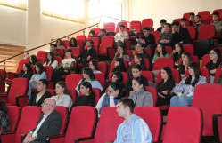 Tarix fakültəsinin tələbələri arxeobotanika və rəqəmsal arxeologiyaya dair təqdimat ediblər