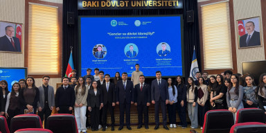 BDU-da “Gənclər və dövlət idarəçiliyi” mövzusunda panel müzakirə