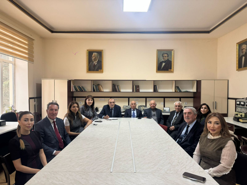 Fizika fakültəsində elmi seminar keçirilib