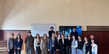 Fizika fakültəsi Tələbə Elmi Cəmiyyətinin elmi seminarı keçirilib