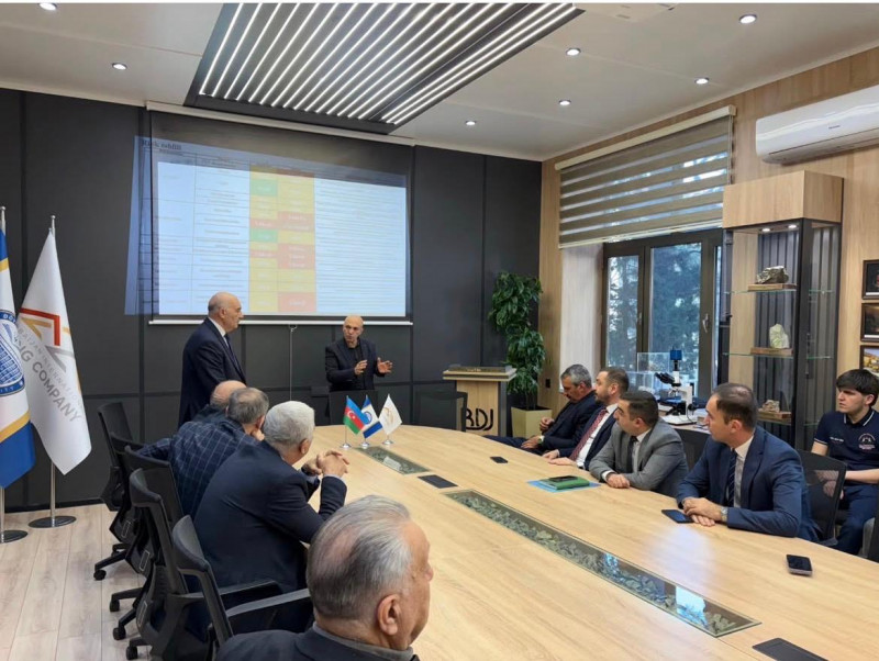 Bakı Dövlət Universitetinin Geologiya fakültəsinin təşkilatçılığı ilə “Şəhərsalma və Memarlıq İli” çərçivəsində “Geoparklar: geoloji irsin qorunması və davamlı inkişaf” mövzusunda elmi-praktiki təlim keçirilib.