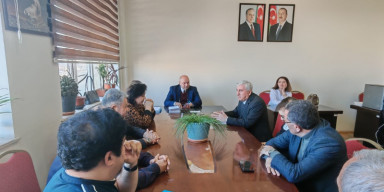 Tarix fakültəsinin Slavyan ölkələri tarixi kafedrasında “Tədrisdə problem mühazirələrinin tətbiqi və metodları” mövzusunda dəyirmi masa keçirilib