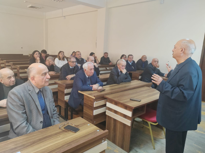 Tətbiqi riyaziyyat və kibernetika fakültəsi “Elm günü”nə həsr olunmuş Elmi seminar