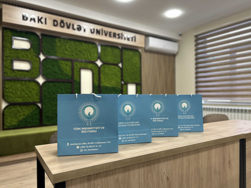 BDU-nun Elmi Kitabxanasına Türk Mədəniyyəti və İrsi Fondu tərəfindən kitablar hədiyyə olunub