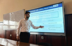 Bərk cisimlər fizikası kafedrasının seminarında  magistrant elmi məruzə ilə çıxış edib