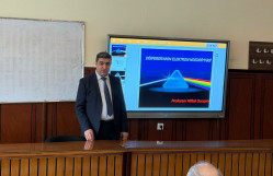 BDU-nun professoru Niftalı Qocayevin ustad dərsi