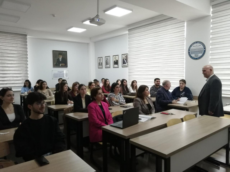 Elm Gününə həsr olunmuş növbəti elmi seminar keçirilib