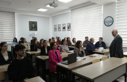 Elm Gününə həsr olunmuş növbəti elmi seminar keçirilib