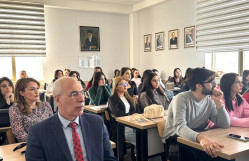 “Dünya ictimai yayım sisteminin inkişaf tendensiyaları” mövzusunda ustad dərsi keçirilib