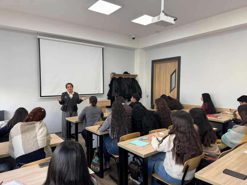 Professor Qərənfil Dünyaminqızının açıq dərsi keçirilib