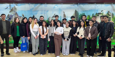 BDU tələbələri Təkamül muzeyində