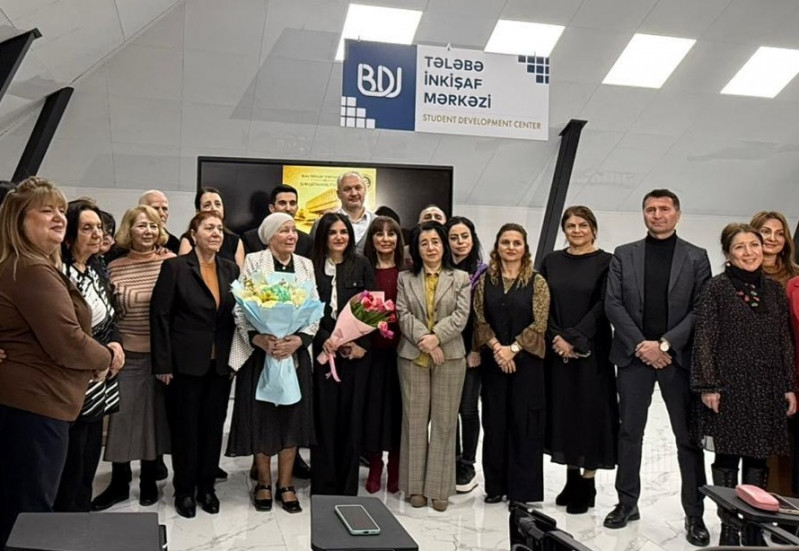 Orta Şərq dilləri və ədəbiyyatı kafedrasının dosenti Əsmətxanım Məmmədovanın 85 illik yubileyinə həsr olunmuş “Şərq qadınının uğur yolu” adlı tədbir keçirilib