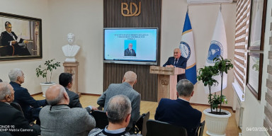 Akademik Vaqif Fərzəliyev BDU-da ustad dərsi deyib