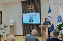 Akademik Vaqif Fərzəliyev BDU-da ustad dərsi deyib