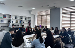 "Sənədli teleseriallar və sənədli televiziya filmləri" adlı açıq dərs