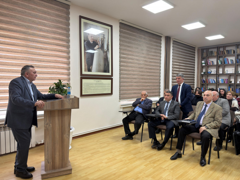 AMEA-nın müxbir üzvü Məhəmməd Babanlı ustad dərsi keçirib