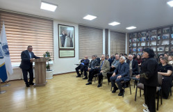 AMEA-nın müxbir üzvü Məhəmməd Babanlı ustad dərsi keçirib