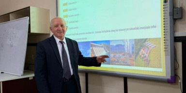 Elmi seminarda yaşıl enerjinin saxlanılmasının müasir üsulları barədə danışılıb