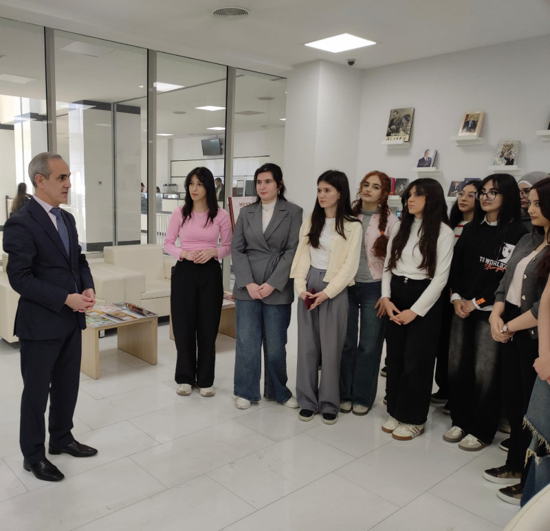 BDU tələbələri Mərkəzi Elmi Kitabxanada praktik dərs keçiblər