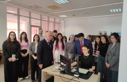 BDU tələbələri Mərkəzi Elmi Kitabxanada praktik dərs keçiblər