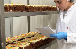 Biologiya fakültəsinin tələbələri “Araz Supermarket” MMC-də istehsalat təcrübəsi keçir