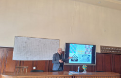 BDU-da elmi seminar: “Kristallar, kvazikristallar və fonsuz naxışlar”